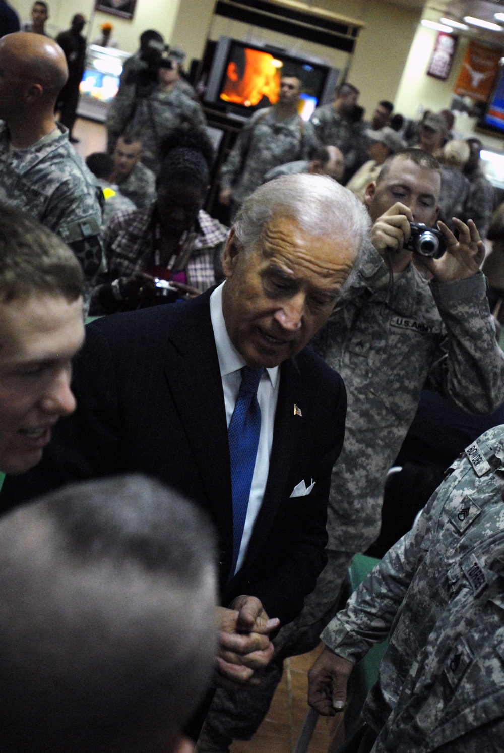 U.S. vice president visits 4-2 Stryker Brigade Combat Team