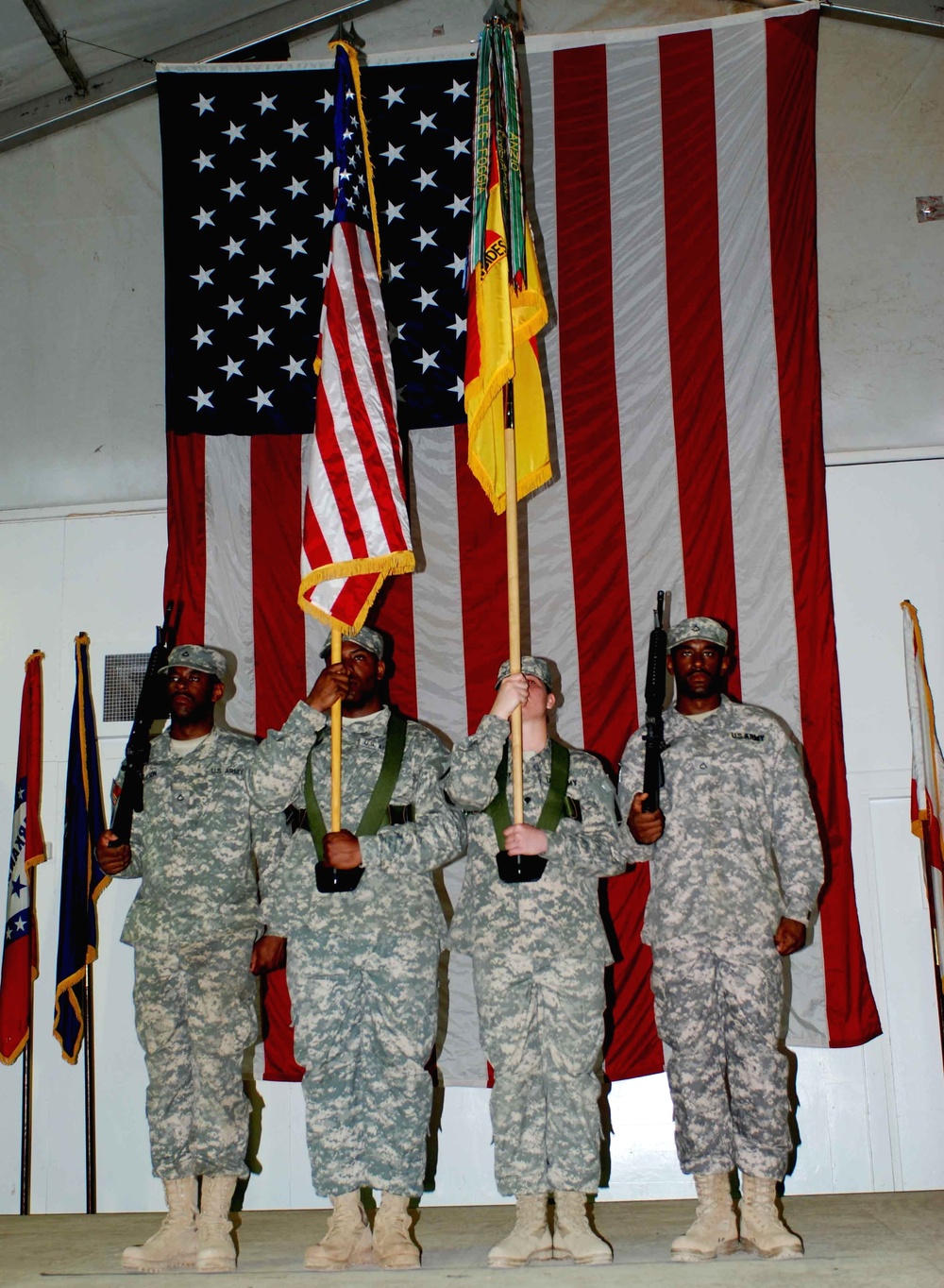 Historic Transfer of Authority Says Goodbye to Marines As Army Takes Lead in Al Anbar