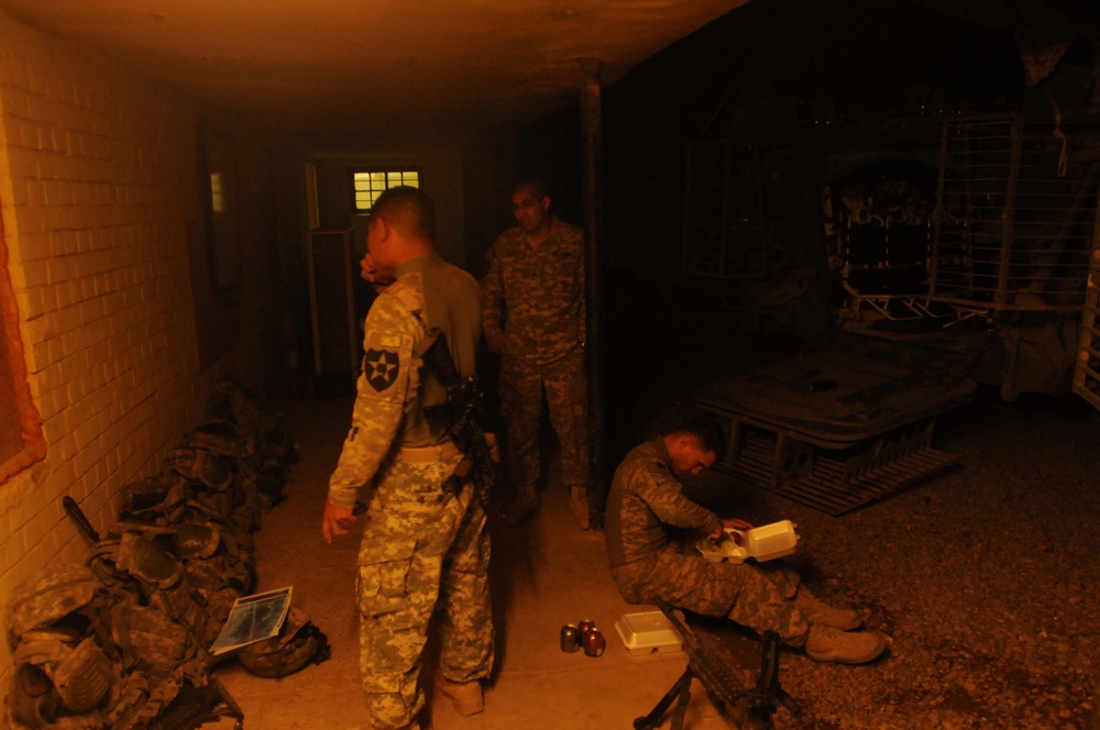 Hailstorm Soldiers roam at night with Iraqi forces