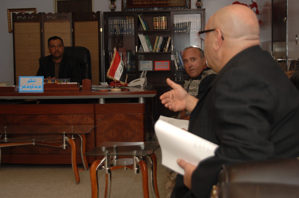 Wasit Provincial Reconstruction Team troops assess hospital in Kut