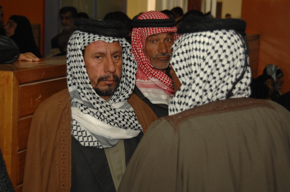 Wasit Provincial Reconstruction Team troops assess hospital in Kut