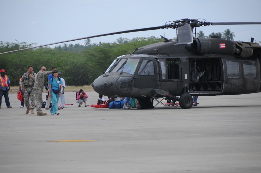 Kentucky Airmen move relief supplies through Dominican Republic