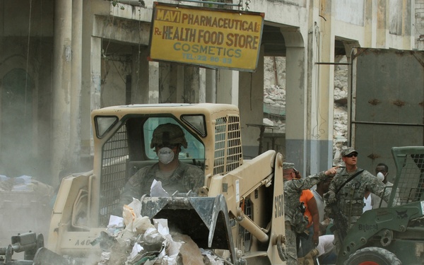 2BCT Partners With Haitian Government to Restore Transportation Routes in Port-au-Prince