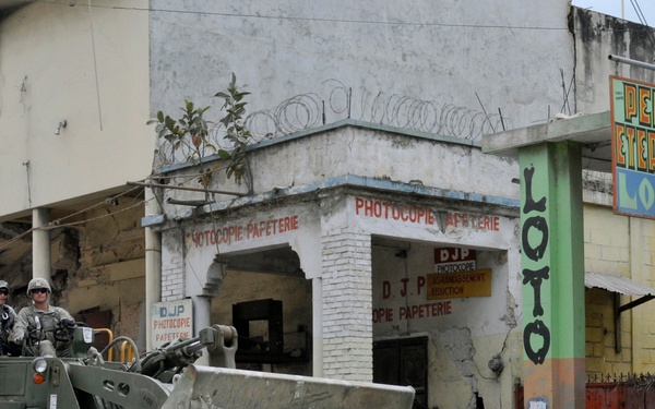 2BCT Partners With Haitian Government to Restore Transportation Routes in Port-au-Prince