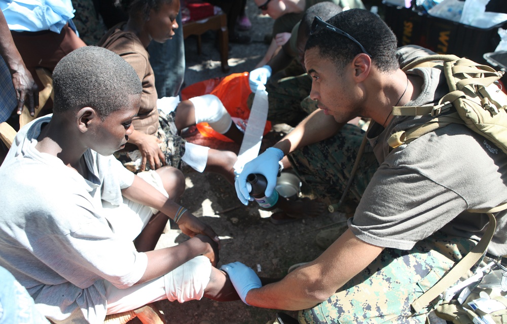 22nd MEU Corpsmen bring smiles to Haiti