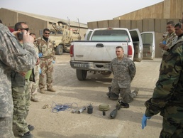 Military Police Teach Iraqis to Properly Handle Evidence