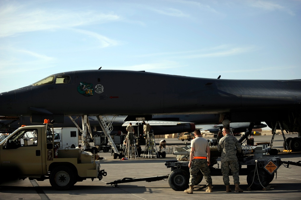 37th Expeditionary Bomb Squardron aircrews complete last mission of deployment