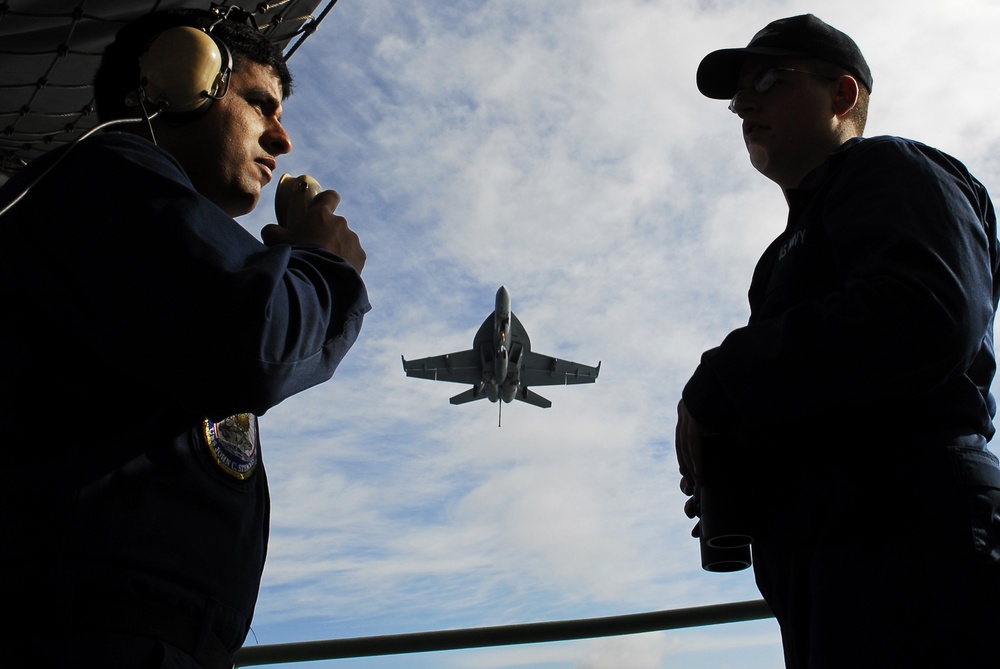 Jets lands aboard the USS John C. Stennis