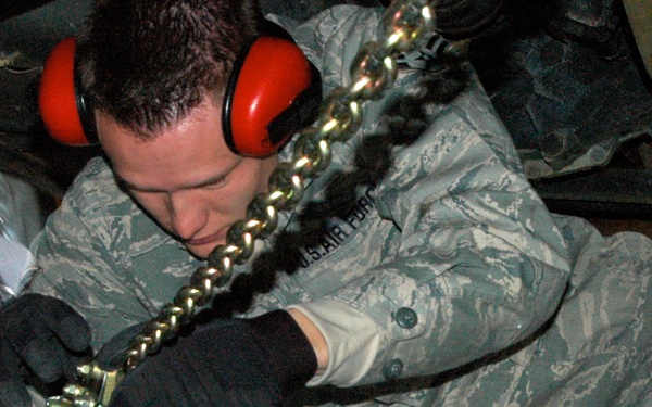 Total Force Crew Delivers Soldiers, Communication Equipment to Haiti