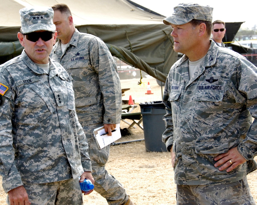 Gen Keen Visits JTF-PO