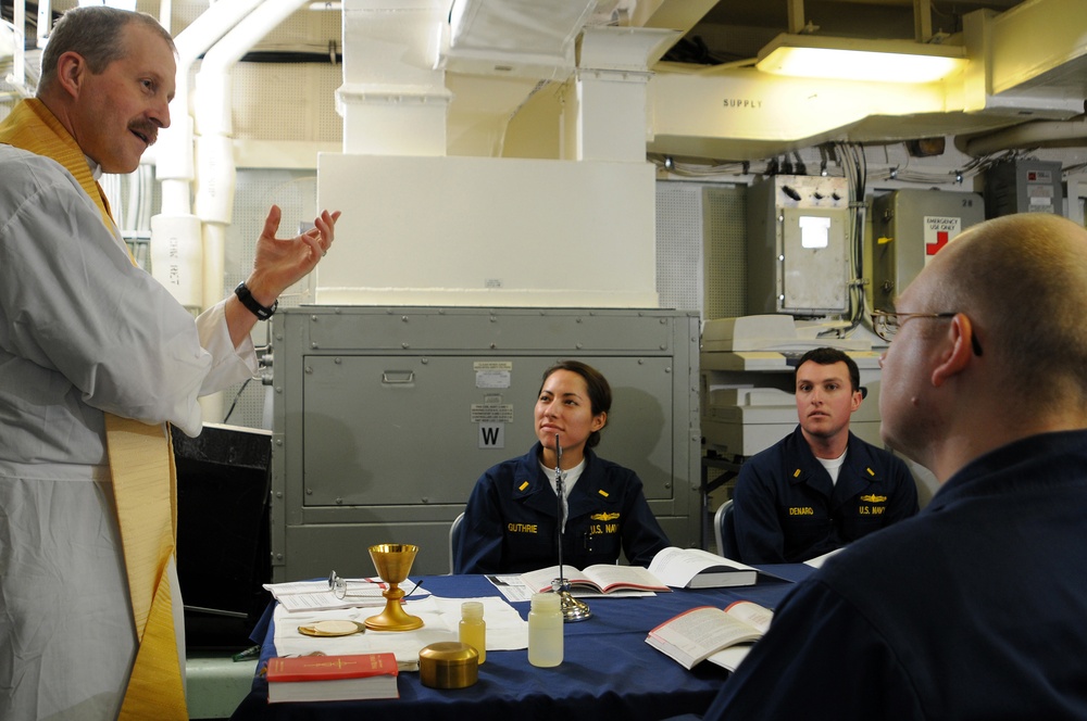 Catholic mass aboard the USS Hue City