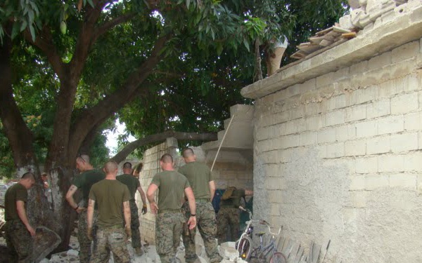 Blogs, Twitter Helps 22nd Marine Expeditionary Unit in Crisis Response