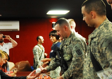 USO goes big game fishing, catches Marlins