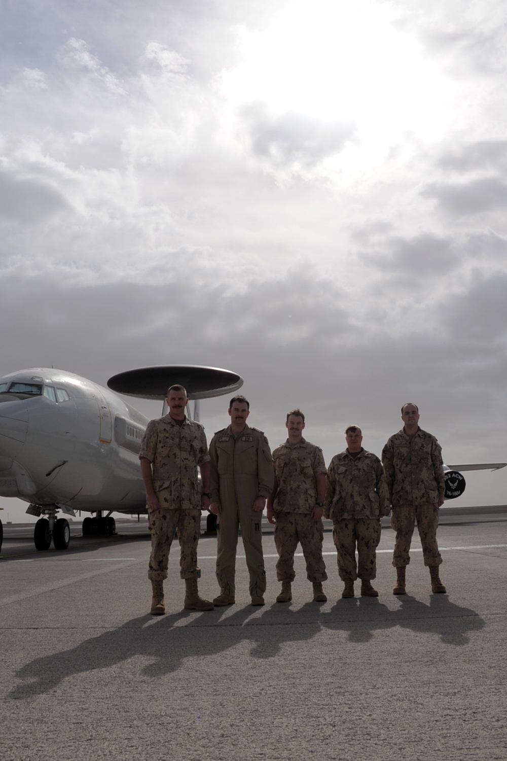 Canadian Airmen Support Airborne Warning and Control in Southwest Asia