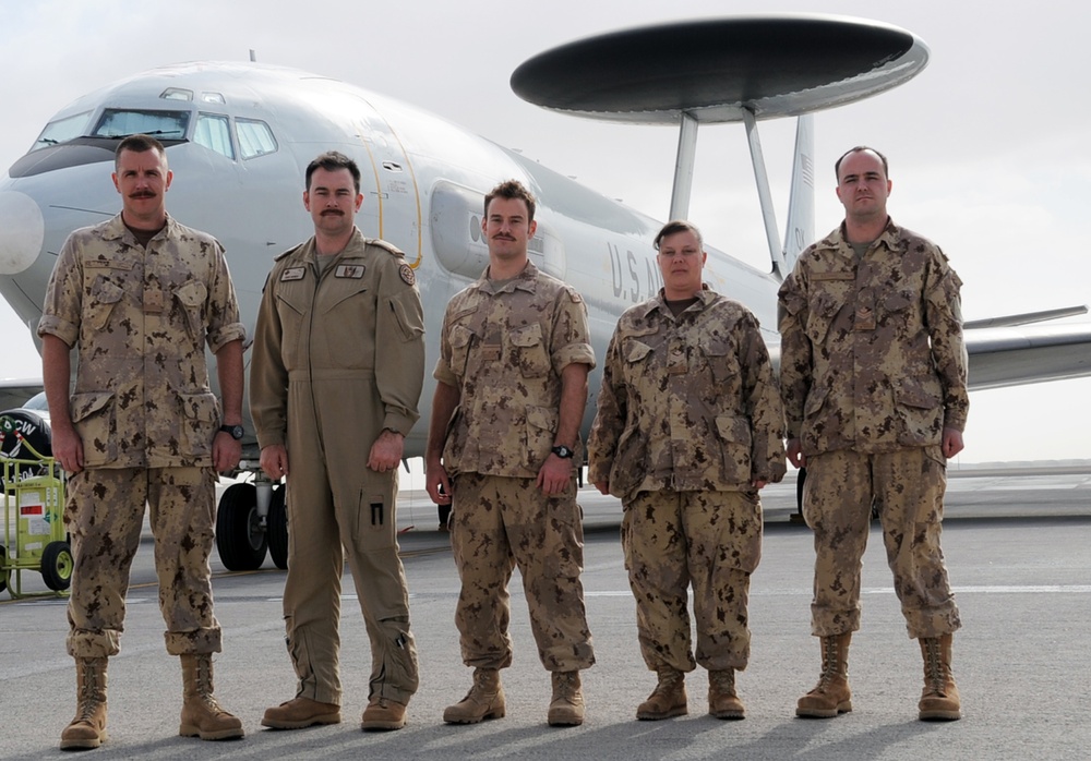 Canadian Airmen support airborne warning and control in Southwest Asia