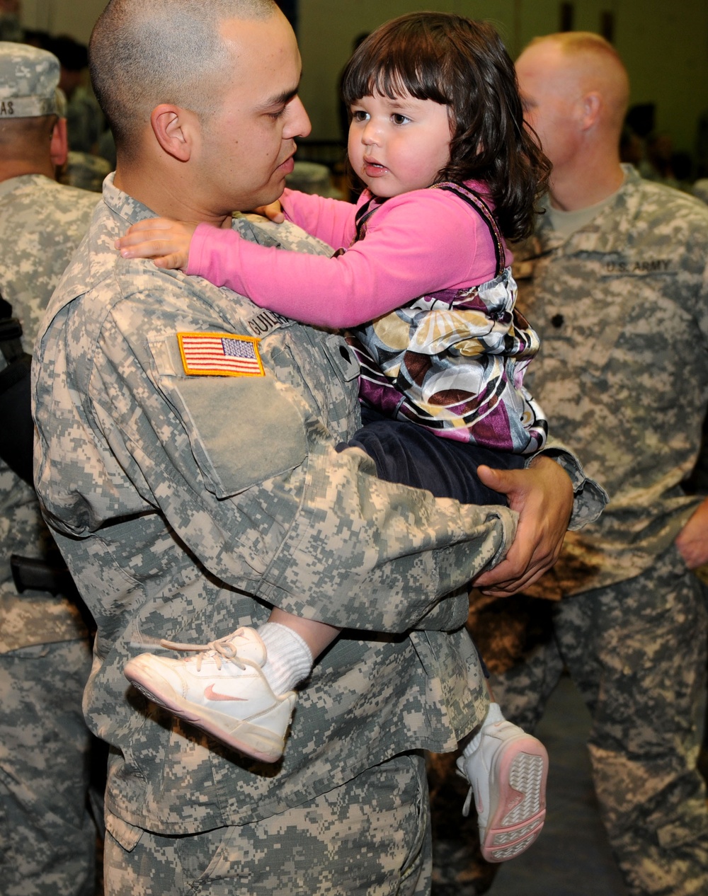 Soldiers deploy to Iraq