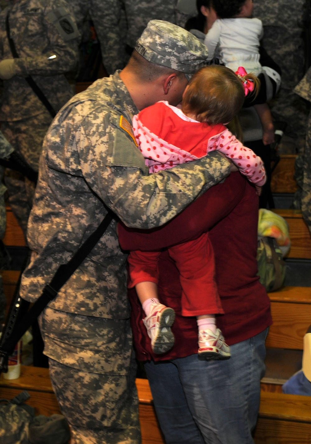 Soldiers deploy to Iraq