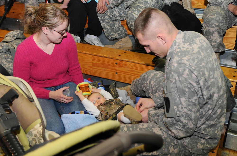 Soldiers deploy to Iraq