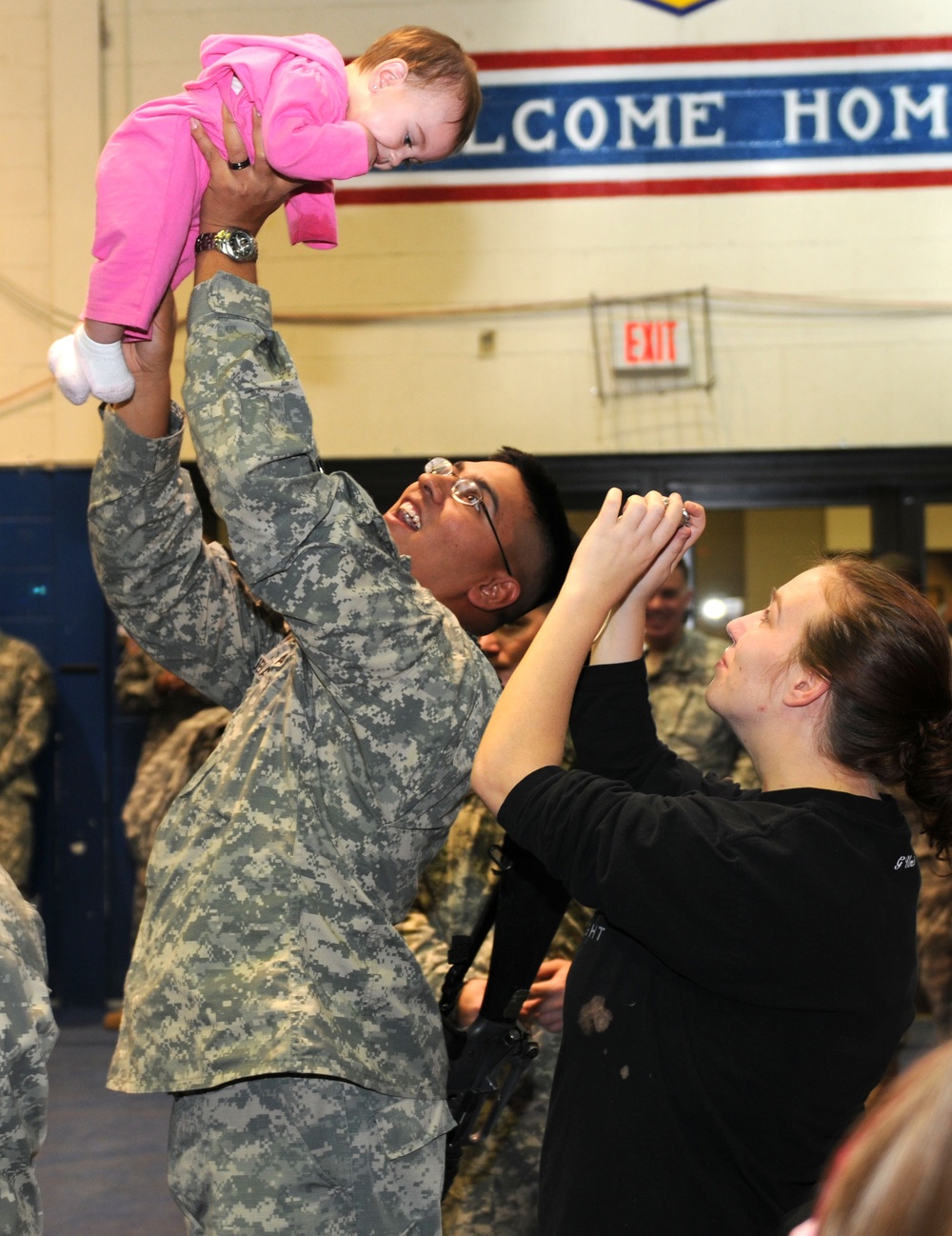 Soldiers deploy to Iraq