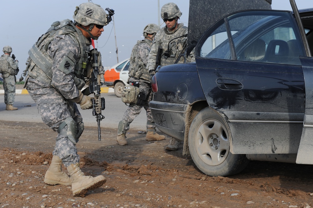 1-30 IR Maintains Secuirty for Iraqi Traffic Control Point