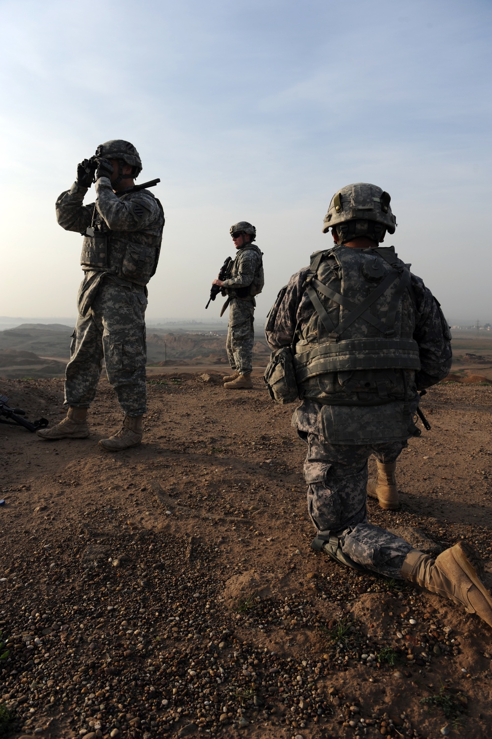1-30 IR Maintains Secuirty for Iraqi Traffic Control Point