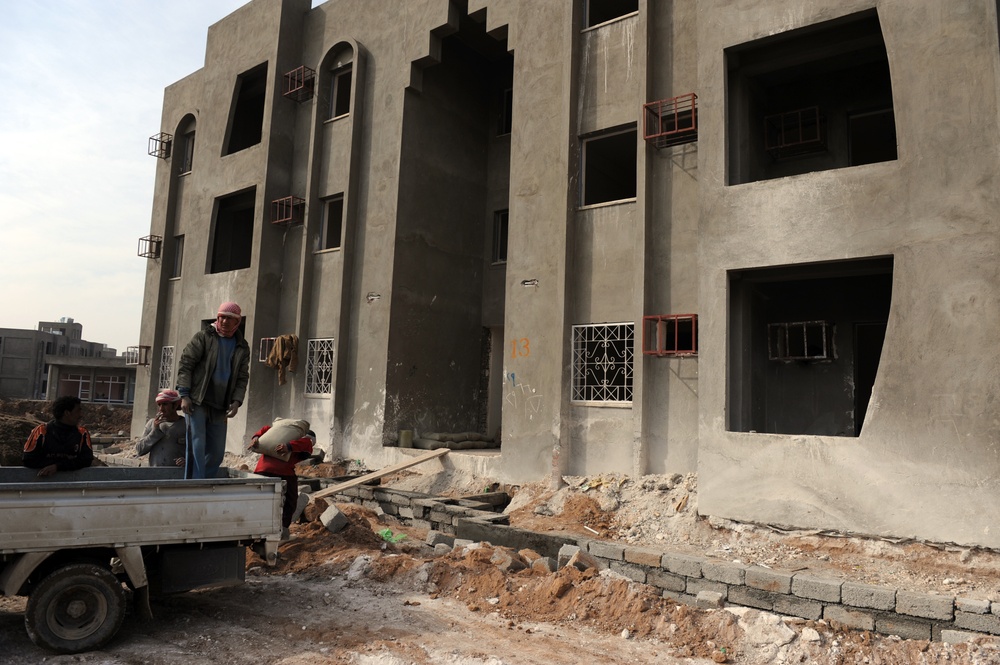 1-30 IR Maintains Secuirty for Iraqi Traffic Control Point