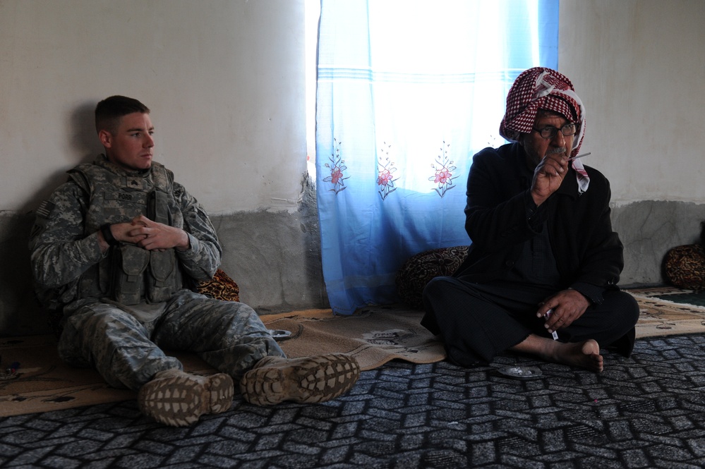 1-30 IR Maintains Secuirty for Iraqi Traffic Control Point