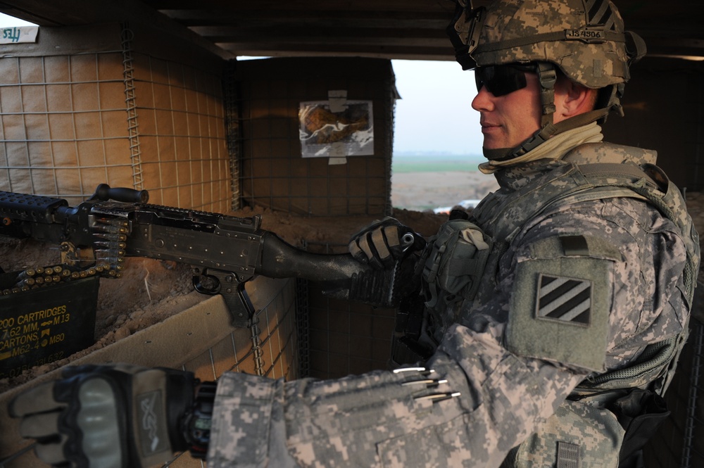 1-30 IR Maintains Secuirty for Iraqi Traffic Control Point