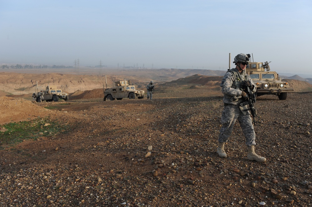 1-30 IR Maintains Secuirty for Iraqi Traffic Control Point