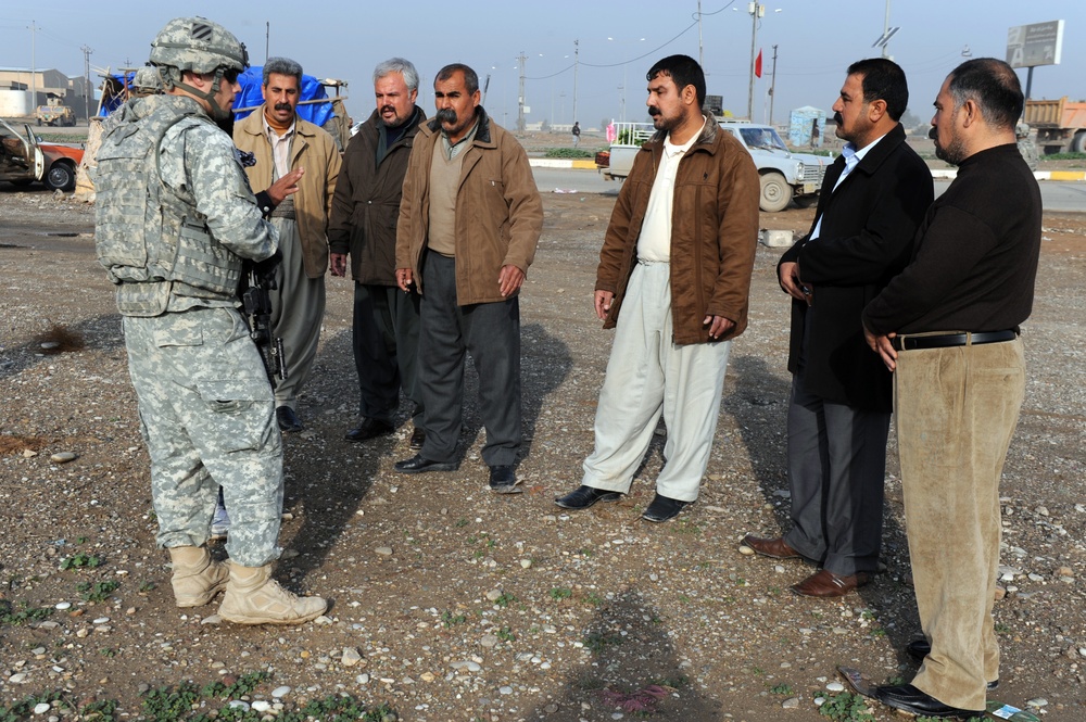 1-30 IR Maintains Secuirty for Iraqi Traffic Control Point