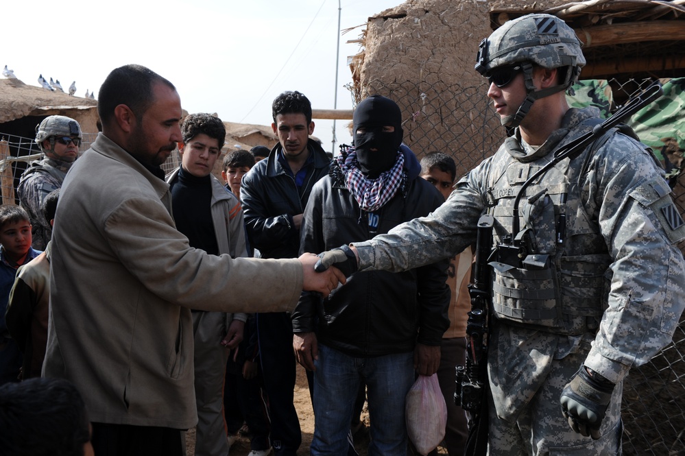 1-30 IR Maintains Secuirty for Iraqi Traffic Control Point