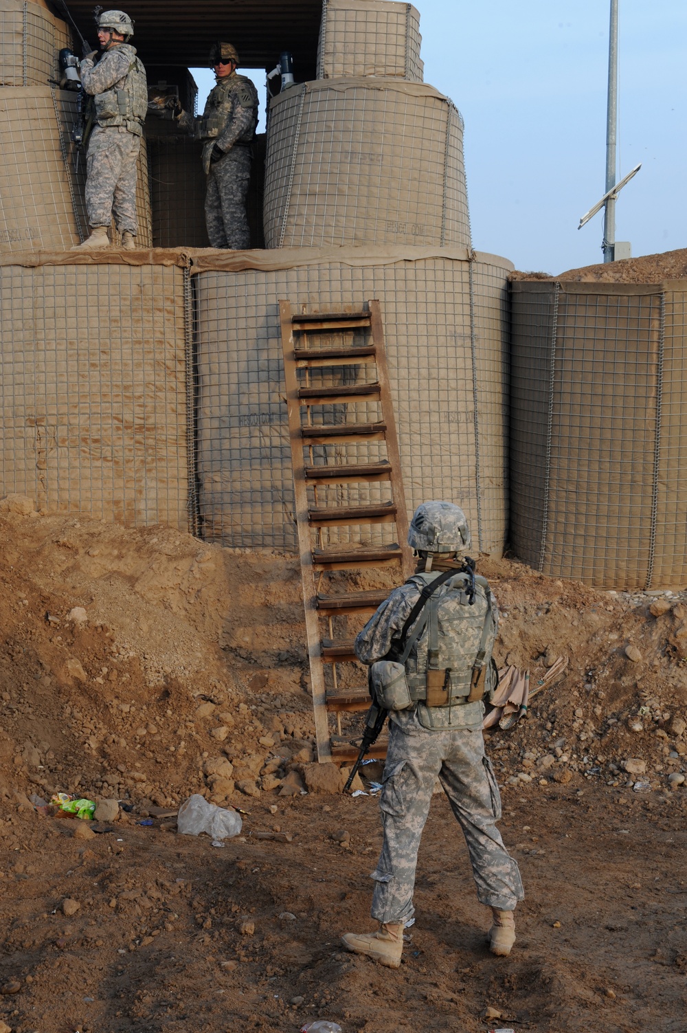 1-30 IR Maintains Secuirty for Iraqi Traffic Control Point