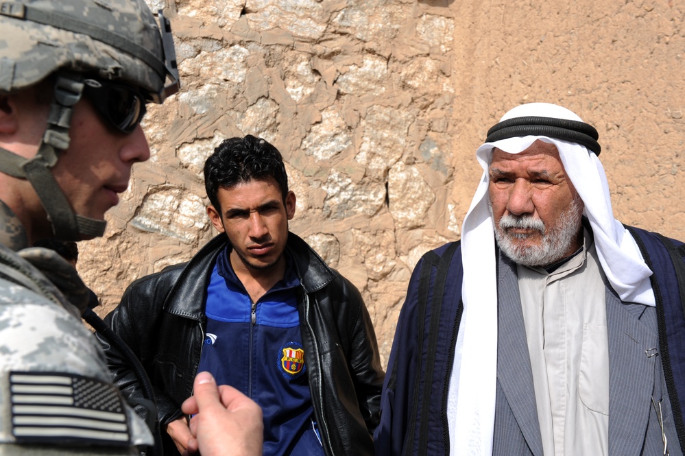 1-30 IR Maintains Secuirty for Iraqi Traffic Control Point