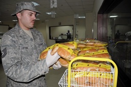 Nebraksa Guard NCO, Onawa native, manages flight kitchen for Southwest Asia base