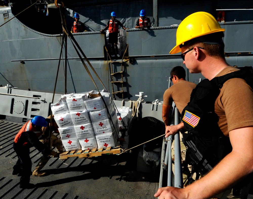 DVIDS - Images - USS Bataan Continues Haiti Relief Efforts [Image 7 Of 9]