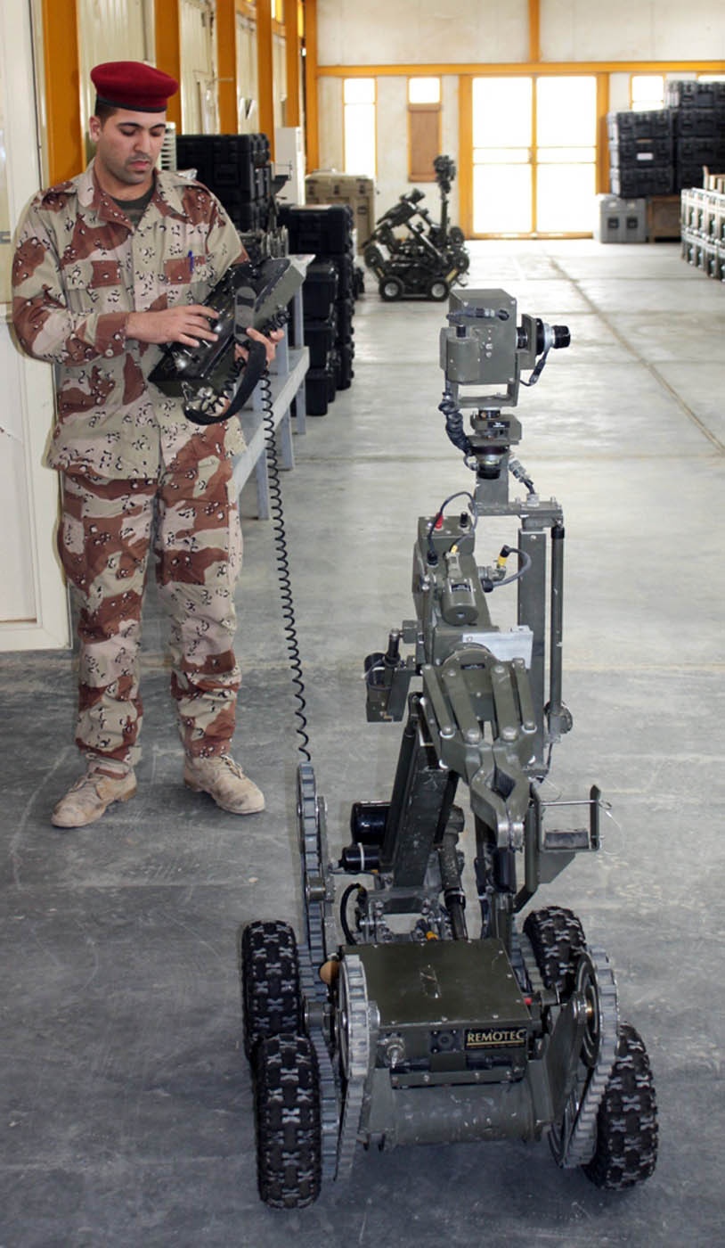 Engineer staff tours Iraqi training center at Besmaya