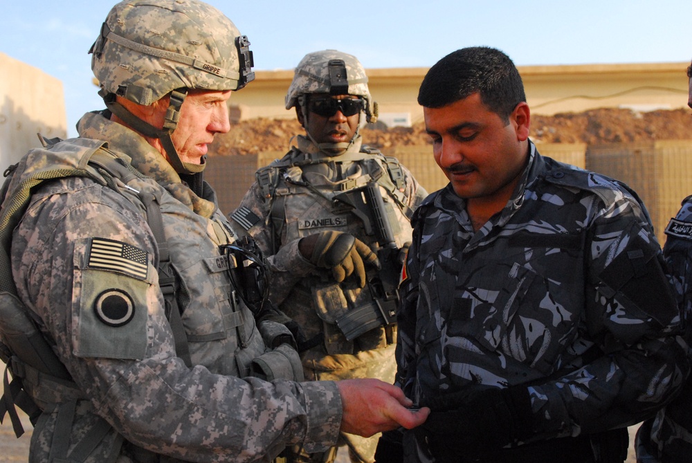 'Self-destructing coins' motivate Soldiers