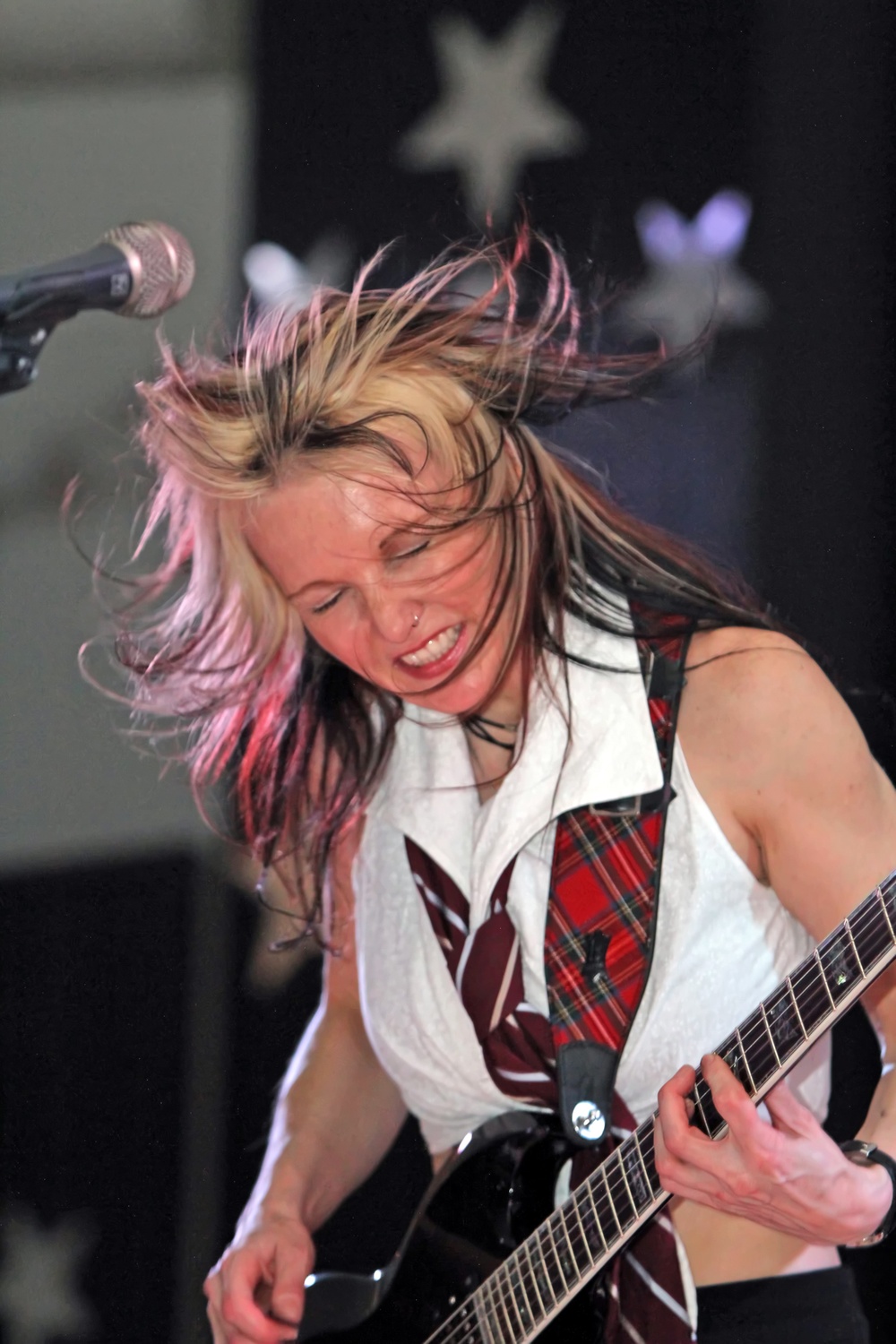 LA's all-female ACDC tribute band has concert first at Q-West