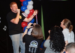 Arifjan Idol gives troops an uplifting experience