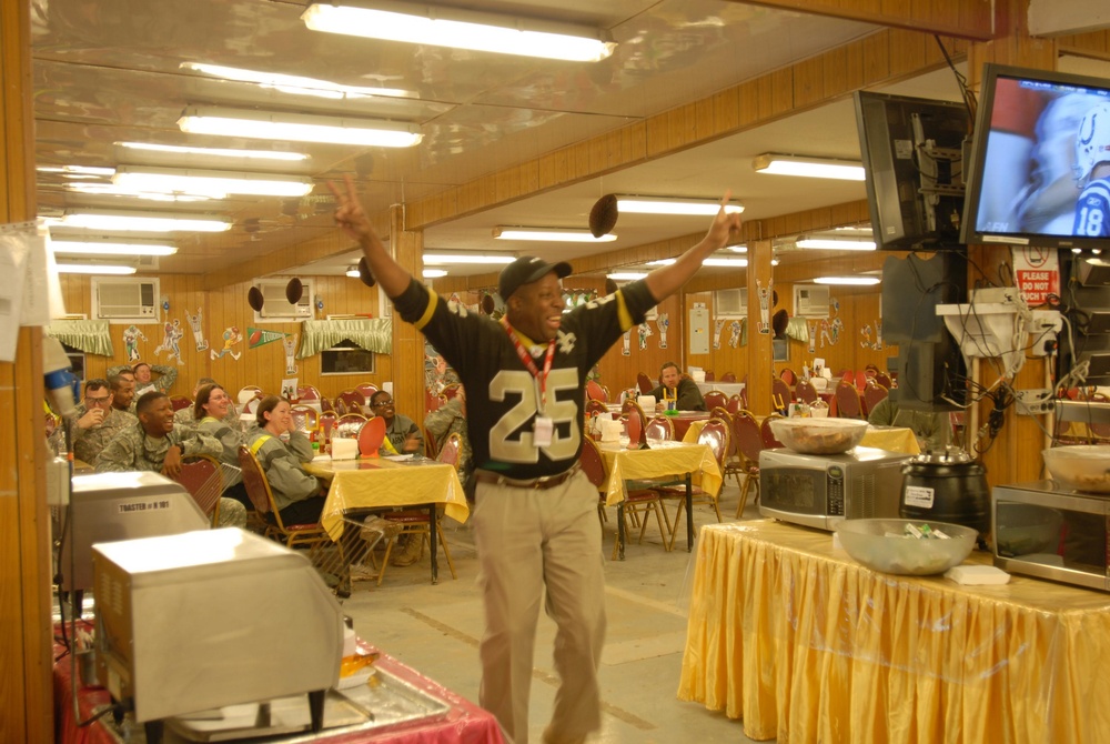 Commandos catch the Super Bowl