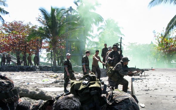Armed Forces of the Philippines and Joint Special Operations Task Force-Philippines Teach Combat Medic Lifesaving Course