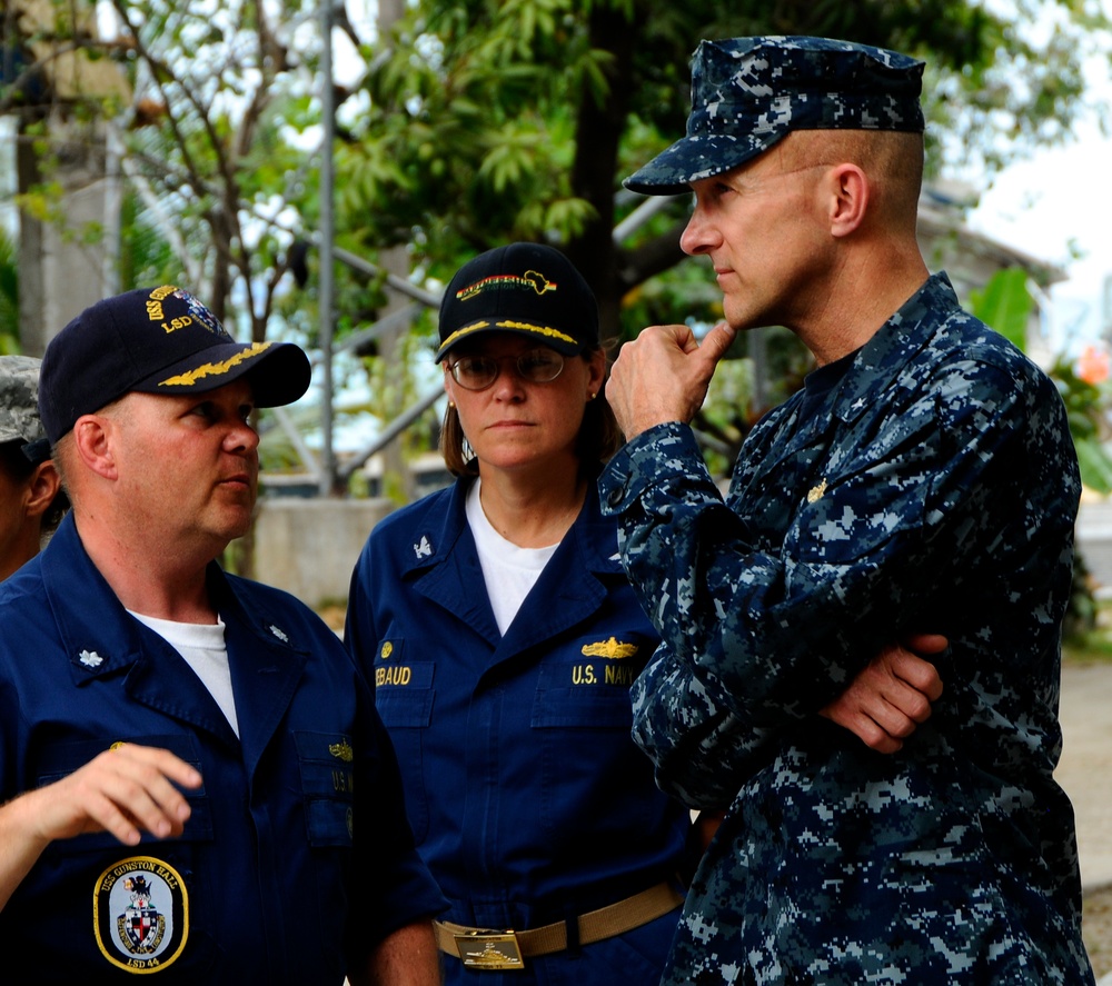 Naval commanders visit Haiti relief efforts