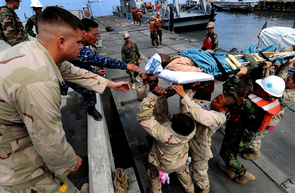 Naval commanders visit Haiti relief efforts