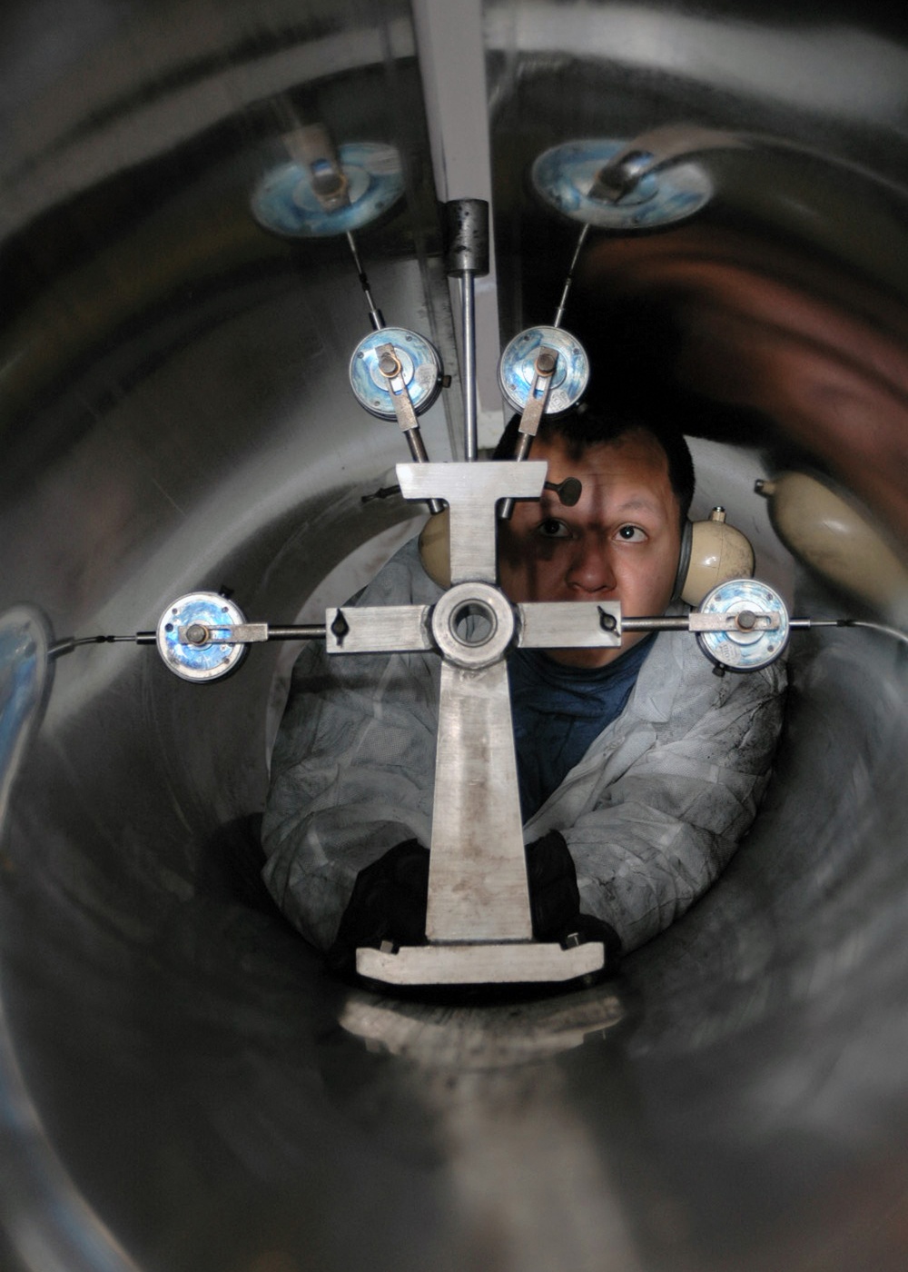Sailors clean up USS George Washington