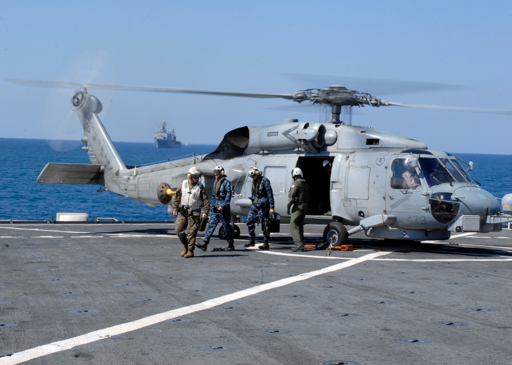 DVIDS - Images - USS Carter Hall action [Image 6 of 10]