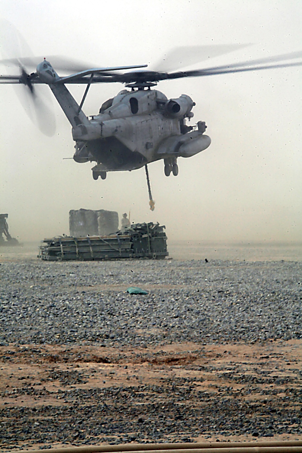 HMH-466 Delivers Support