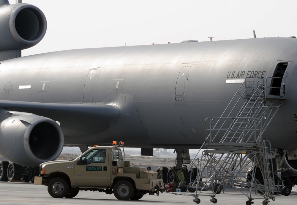 KC-10 Extender: Maintenance Airmen at Work in Southwest Asia