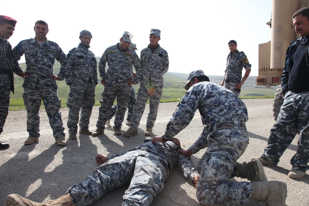Iraqi Federal Police / First Aid Course