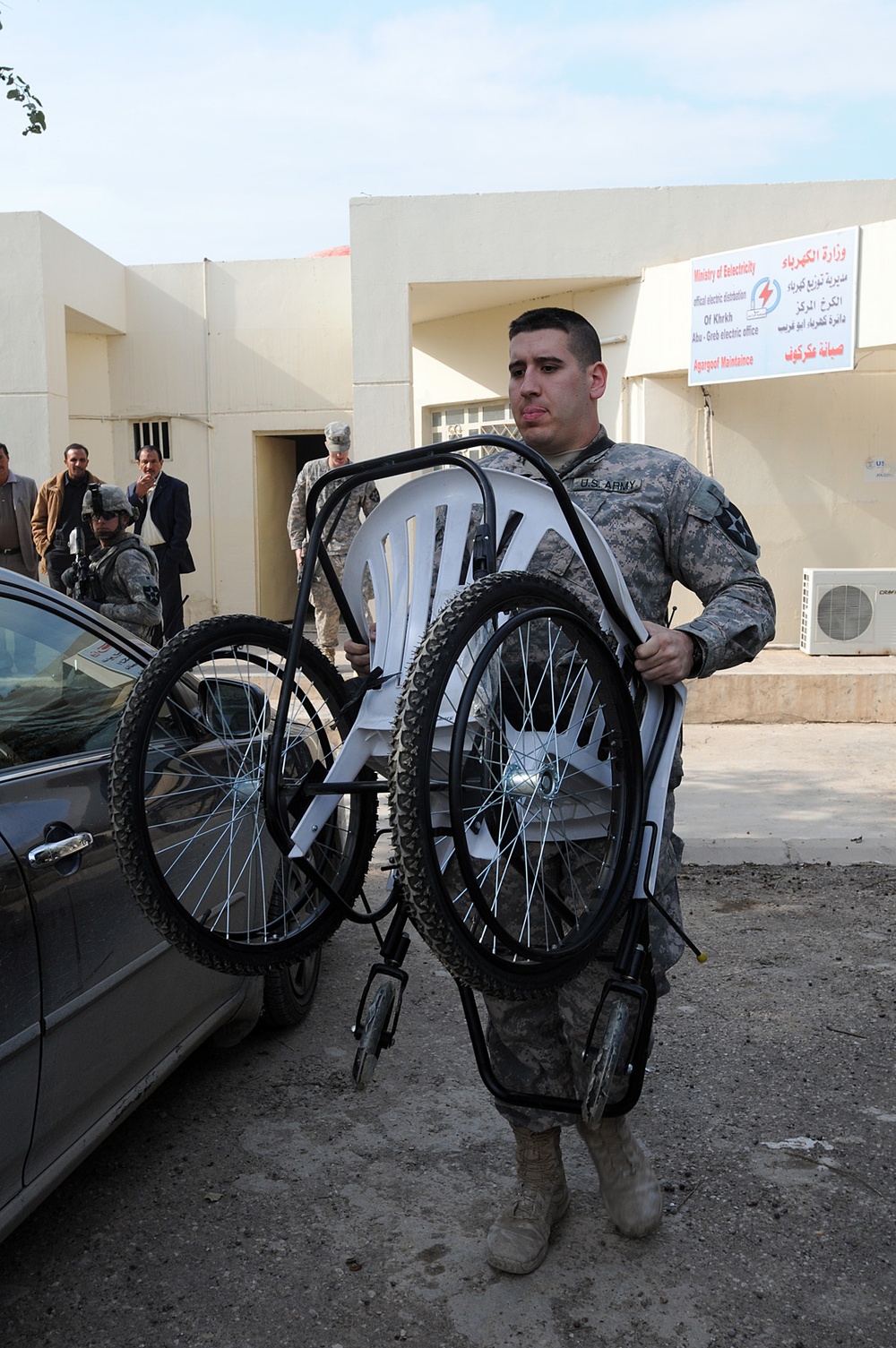 Mobile patio chairs enable Iraqi disabled
