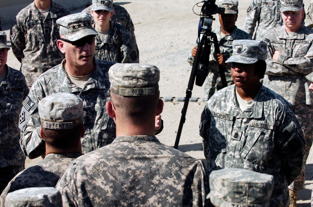 Odierno at Camp Arifjan Odierno at Camp Arifjan